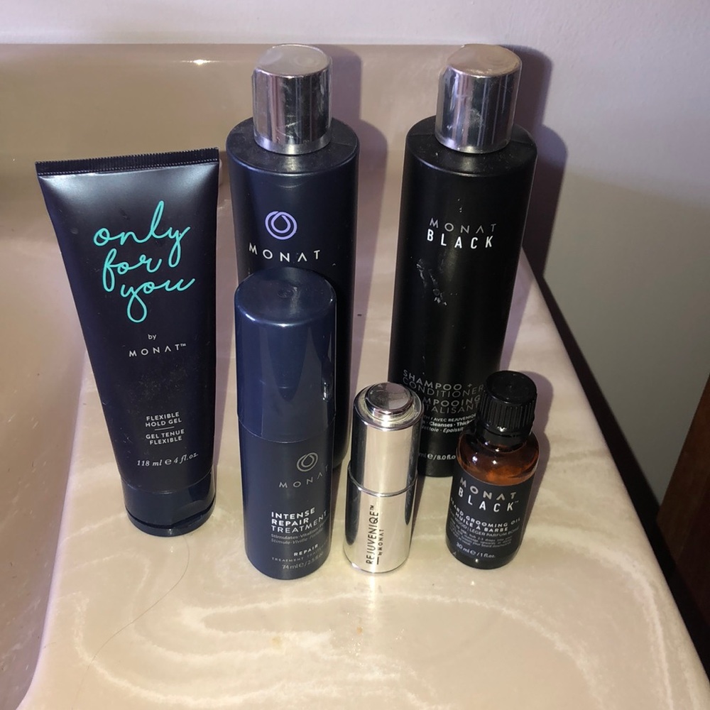 Monat slightly used hair bundle